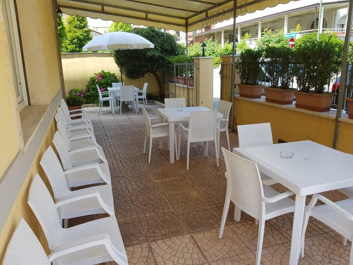 Hotel Margot Lido di Camaiore Exterior foto